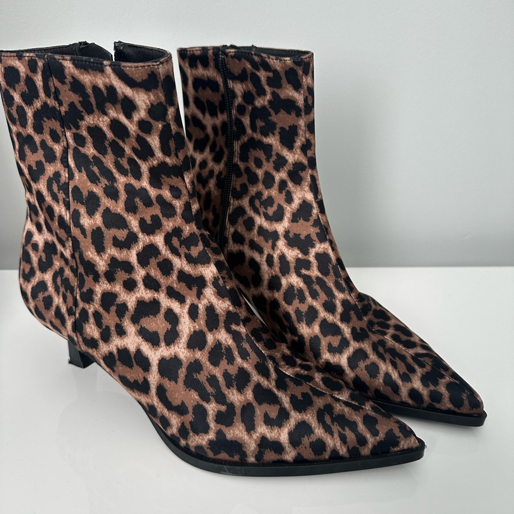 Zara Brown and Black Ankle Boots with Sleek Silhouette